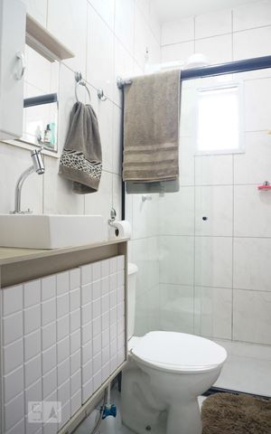 Casa de condomínio à venda com 58m², 2 quartos e 1 vaga Casa de condomínio à venda com 58m², 2 quartos e 1 vagaBanheiro