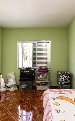 Casa à venda com 500m², 5 quartos e 3 vagas Casa à venda com 500m², 5 quartos e 3 vagasQuarto 2 casa 2