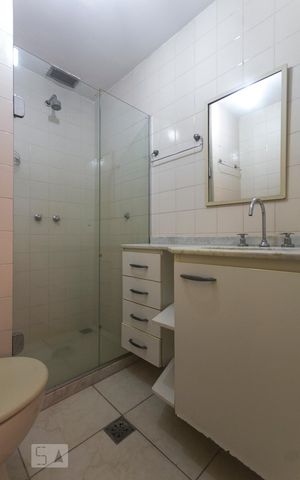 Apartamento à venda com 80m², 2 quartos e 1 vaga Apartamento à venda com 80m², 2 quartos e 1 vagaBanheiro da Suíte