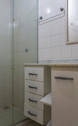 Apartamento à venda com 80m², 2 quartos e 1 vaga Apartamento à venda com 80m², 2 quartos e 1 vagaBanheiro da Suíte