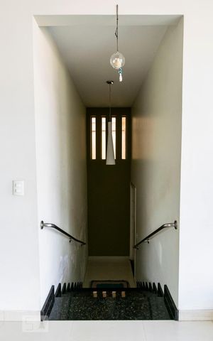 Casa à venda com 336m², 5 quartos e 3 vagasSala - Entrada