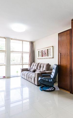 Casa à venda com 336m², 5 quartos e 3 vagasSala