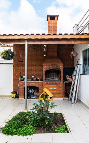 Casa à venda com 336m², 5 quartos e 3 vagasQuintal - Churrasqueira