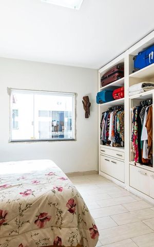 Casa à venda com 336m², 5 quartos e 3 vagasQuarto 2 - Suíte