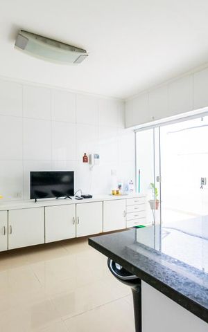 Casa à venda com 336m², 5 quartos e 3 vagasCozinha