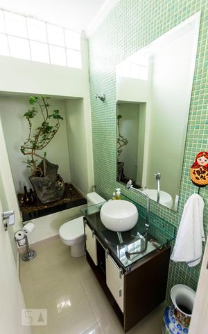 Casa à venda com 336m², 5 quartos e 3 vagasLavabo