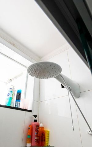 Casa à venda com 336m², 5 quartos e 3 vagasBanheiro social