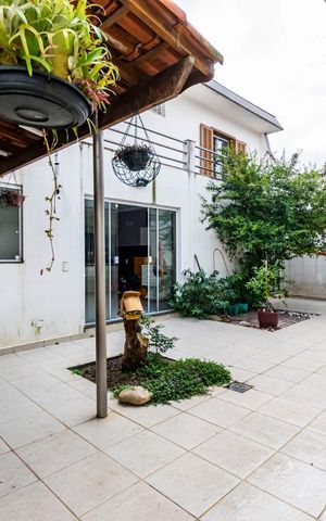 Casa à venda com 336m², 5 quartos e 3 vagasQuintal
