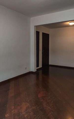 Casa à venda com 178m², 3 quartos e 2 vagas Casa à venda com 178m², 3 quartos e 2 vagasSala de Estar
