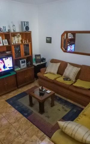 Casa à venda com 170m², 3 quartos e 2 vagasSala