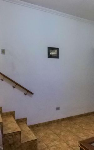 Casa à venda com 170m², 3 quartos e 2 vagasSala