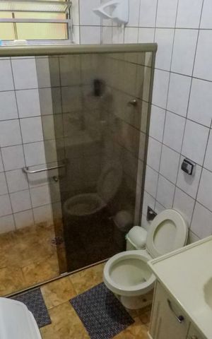 Casa à venda com 170m², 3 quartos e 2 vagasBanheiro
