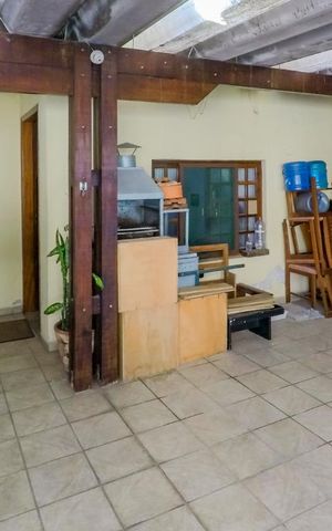 Casa à venda com 170m², 3 quartos e 2 vagasGaragem