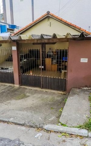 Casa à venda com 170m², 3 quartos e 2 vagasFachada