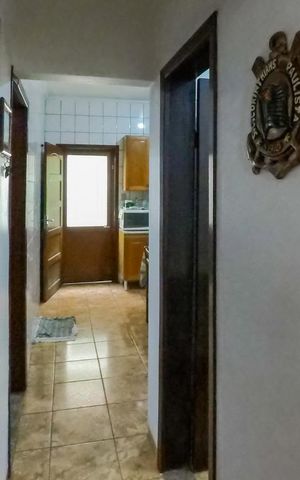 Casa à venda com 170m², 3 quartos e 2 vagasCorredor