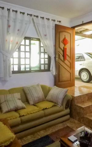 Casa à venda com 170m², 3 quartos e 2 vagasSala