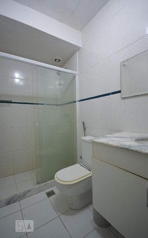 Apartamento à venda com 67m², 2 quartos e sem vaga Apartamento à venda com 67m², 2 quartos e sem vagaBanheiro Social