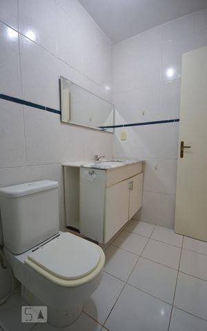 Apartamento à venda com 67m², 2 quartos e sem vaga Apartamento à venda com 67m², 2 quartos e sem vagaBanheiro Social