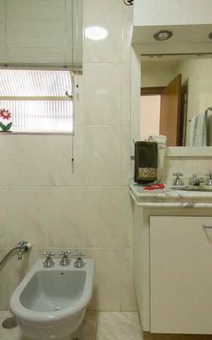 Apartamento à venda com 200m², 3 quartos e 1 vagaBanheiro 
