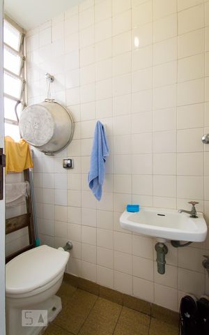Apartamento à venda com 200m², 3 quartos e 1 vagaBanheiro de Serviço