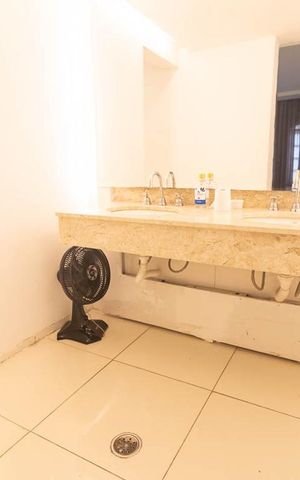 Casa à venda com 480m², 4 quartos e 6 vagas Casa à venda com 480m², 4 quartos e 6 vagasLavabo