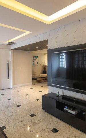 Casa à venda com 480m², 4 quartos e 6 vagas Casa à venda com 480m², 4 quartos e 6 vagasSala de TV