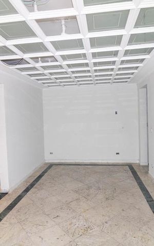 Casa à venda com 480m², 4 quartos e 6 vagas Casa à venda com 480m², 4 quartos e 6 vagasSala de Jantar