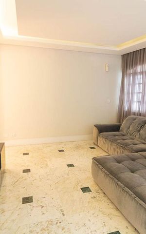 Casa à venda com 480m², 4 quartos e 6 vagas Casa à venda com 480m², 4 quartos e 6 vagasSala de TV