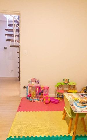 Casa à venda com 480m², 4 quartos e 6 vagas Casa à venda com 480m², 4 quartos e 6 vagasSuíte 1