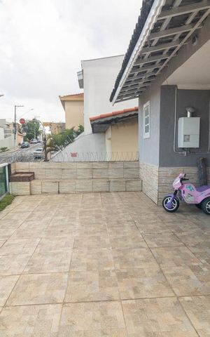 Casa à venda com 480m², 4 quartos e 6 vagas Casa à venda com 480m², 4 quartos e 6 vagasVaranda Suíte 3