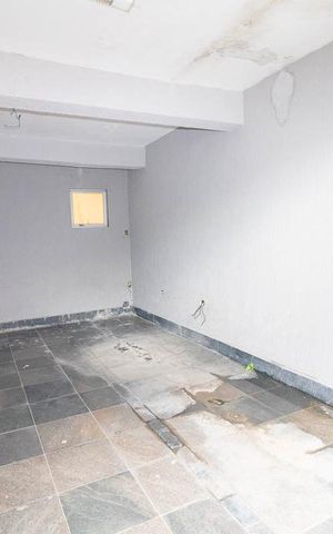 Casa à venda com 480m², 4 quartos e 6 vagas Casa à venda com 480m², 4 quartos e 6 vagasQuintal