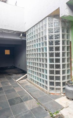 Casa à venda com 480m², 4 quartos e 6 vagas Casa à venda com 480m², 4 quartos e 6 vagasQuintal
