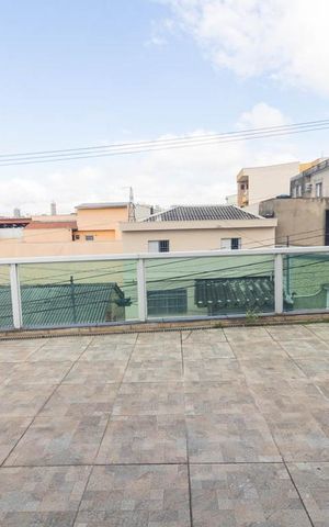 Casa à venda com 480m², 4 quartos e 6 vagas Casa à venda com 480m², 4 quartos e 6 vagasVaranda Suíte 3