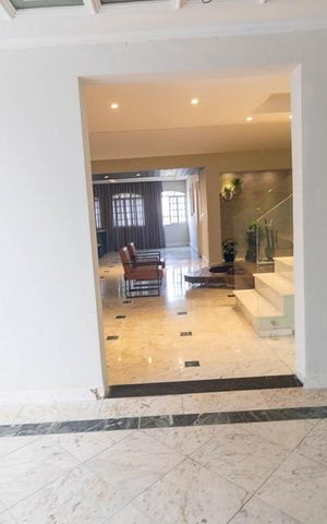 Casa à venda com 480m², 4 quartos e 6 vagas Casa à venda com 480m², 4 quartos e 6 vagasSala de Jantar