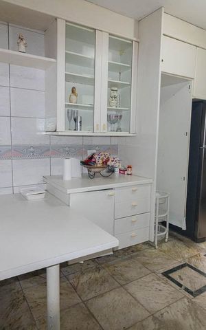 Casa à venda com 480m², 4 quartos e 6 vagas Casa à venda com 480m², 4 quartos e 6 vagasCozinha