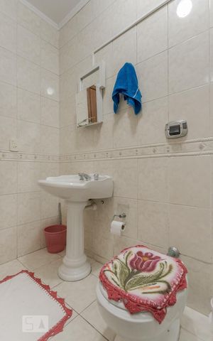 Casa à venda com 40m², 3 quartos e 3 vagas Casa à venda com 40m², 3 quartos e 3 vagasBanheiro 1