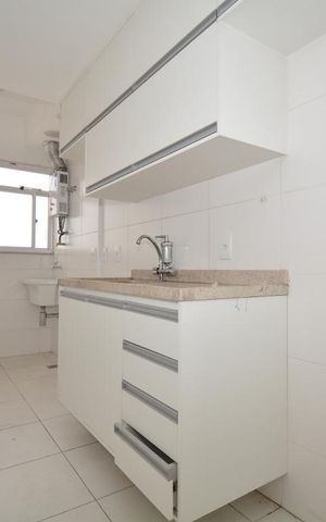 Apartamento à venda com 57m², 2 quartos e 1 vagaCozinha e Área de Serviço