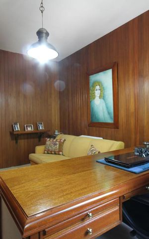 Casa à venda com 469m², 3 quartos e 4 vagasEscritório