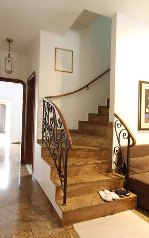 Casa à venda com 469m², 3 quartos e 4 vagasAcesso ao 2 piso