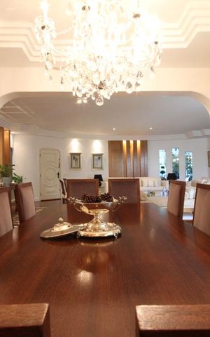 Casa à venda com 469m², 3 quartos e 4 vagasSala