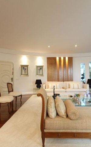 Casa à venda com 469m², 3 quartos e 4 vagasSala