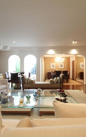 Casa à venda com 469m², 3 quartos e 4 vagasSala