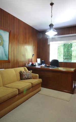 Casa à venda com 469m², 3 quartos e 4 vagasEscritório