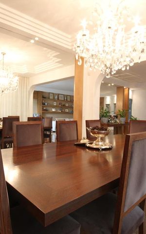 Casa à venda com 469m², 3 quartos e 4 vagasSala