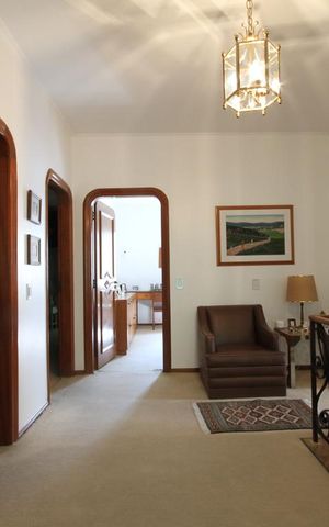 Casa à venda com 469m², 3 quartos e 4 vagasCorredor