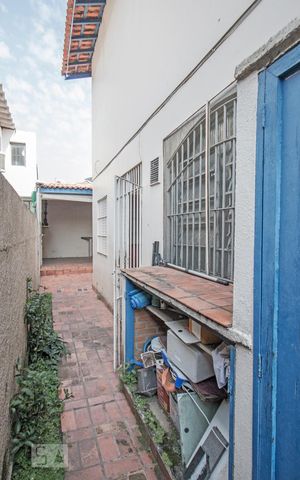 Casa à venda com 160m², 3 quartos e 2 vagas Casa à venda com 160m², 3 quartos e 2 vagasCorredor Lateral