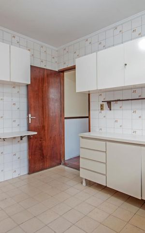 Casa à venda com 160m², 3 quartos e 2 vagas Casa à venda com 160m², 3 quartos e 2 vagasCozinha