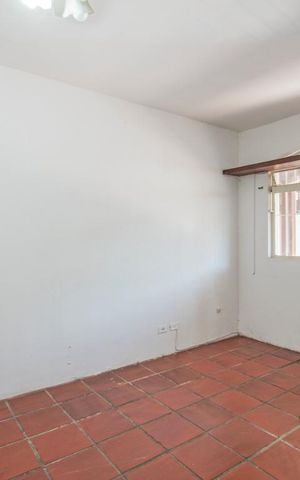 Casa à venda com 160m², 3 quartos e 2 vagas Casa à venda com 160m², 3 quartos e 2 vagas Sala