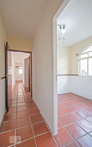 Casa à venda com 160m², 3 quartos e 2 vagas Casa à venda com 160m², 3 quartos e 2 vagasCorredor e Sala de Jantar