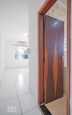 Casa à venda com 160m², 3 quartos e 2 vagas Casa à venda com 160m², 3 quartos e 2 vagasSuite